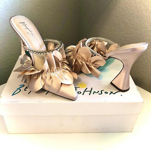 Betsey Johnson Jayde Heels - Picture 5 of 13